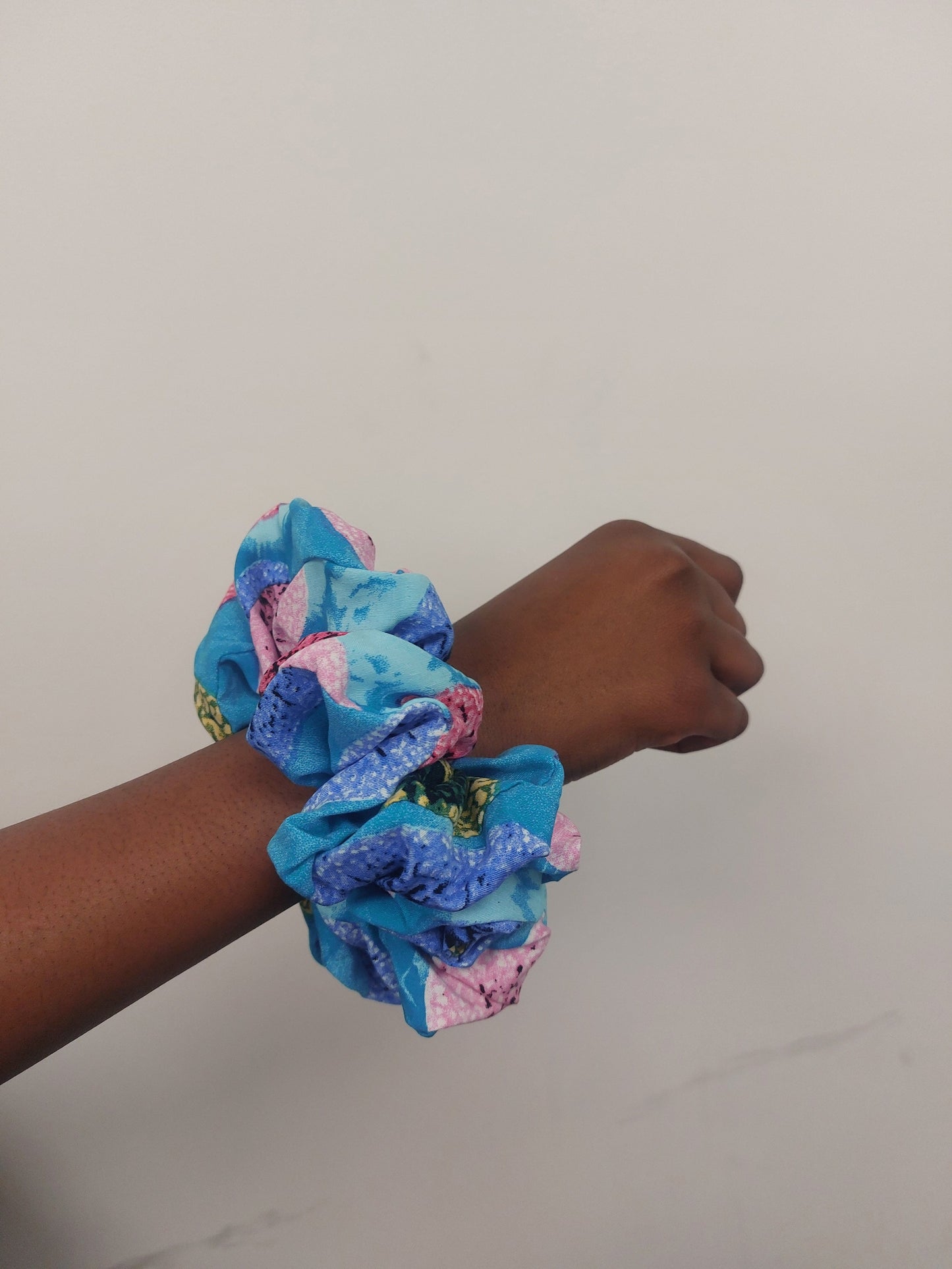 Circle pattern Scrunchie Grace Joyz Fashion