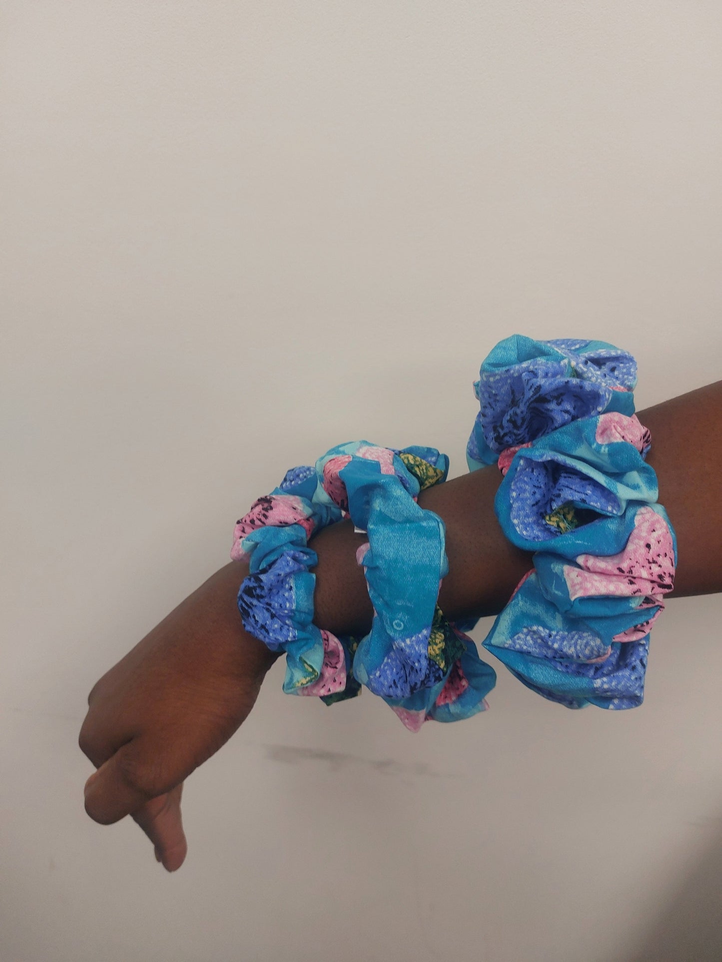 Circle pattern Scrunchie Grace Joyz Fashion